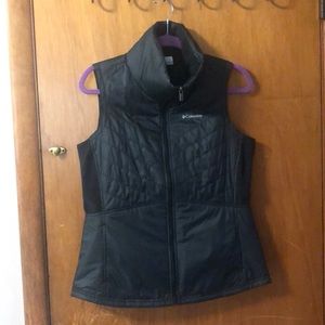 Columbia women’s vest. Dark Forest green size M
